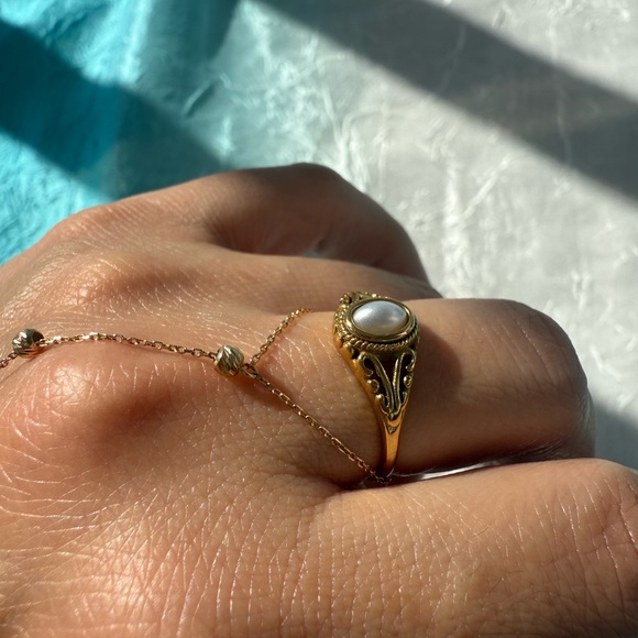 Pearl Ring 18K Gold Plated Stainless Steel Size 8 - Picture 14 of 15